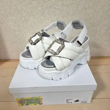 새상품 YOSUKE 요스케 통굽 샌들 여성용 24cm 화이트 박스 포함