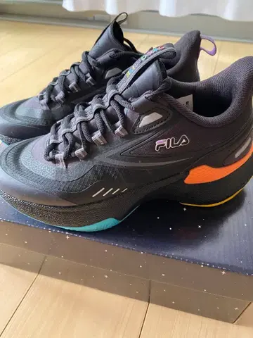 [ 미사용 새상품 ] FILA x BTS 콜라보 스니커즈 블랙 23cm