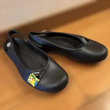 Crocs 샌들 블랙