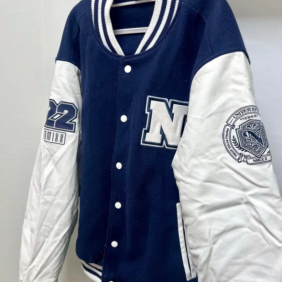 Nmixx windbreaker sealed | Bunjang Global
