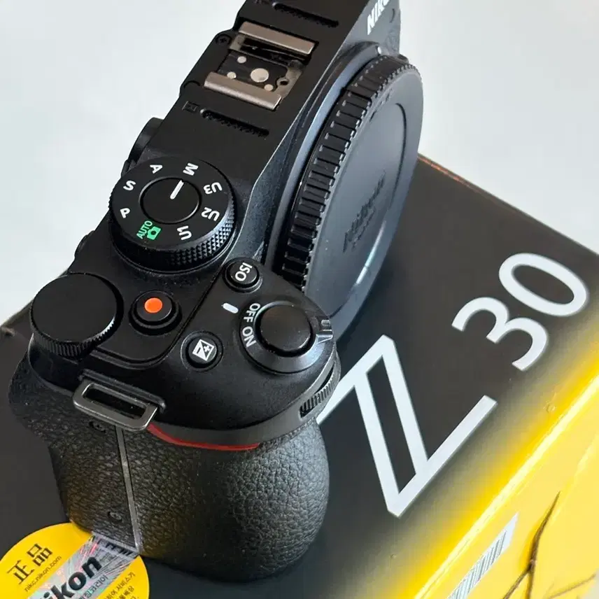 니콘 Z30 미러리스 카메라