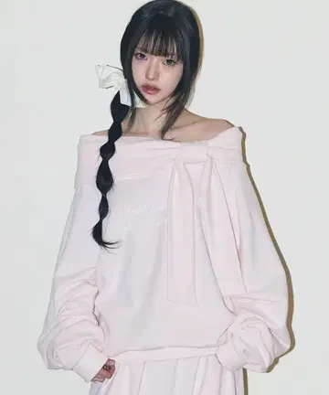 MUSINSA ILLIGO 퓨어 보우 오프숄더 맨투맨 핑크