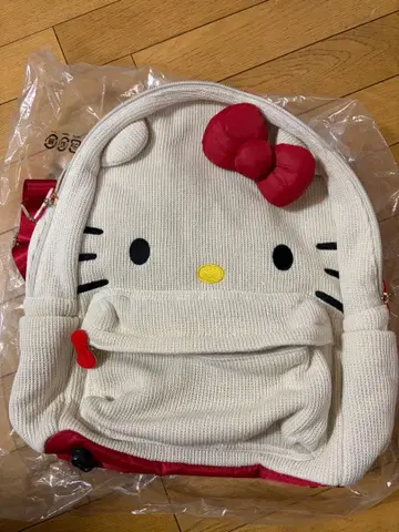 헬로 키티 백팩