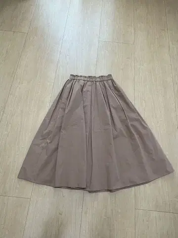 가격 인하! 스트로베리 필드 A라인 베이지 스커트