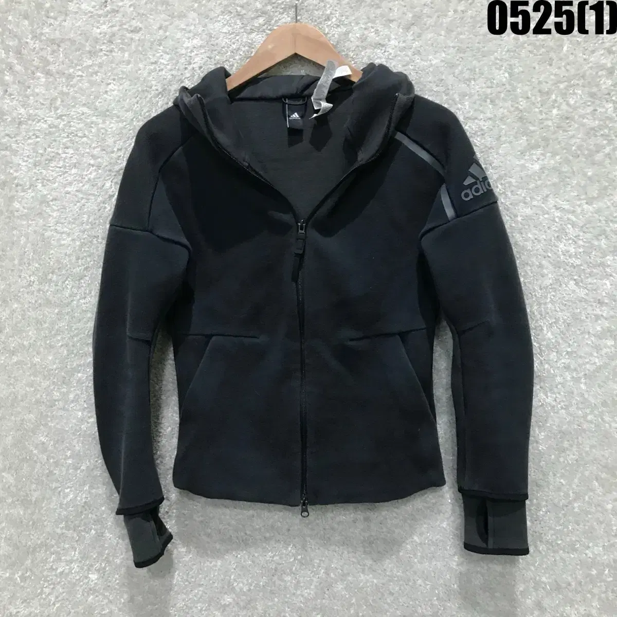 トップス  Hooded Zip-Up KC9315 adidas Hooded Zip-Up KC9315