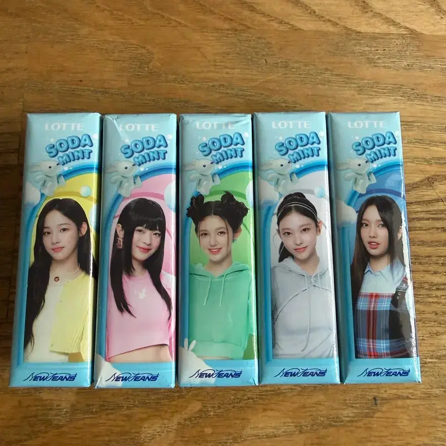 Buy NEW JEANS Signed albums, Rare photocards on Bunjang!