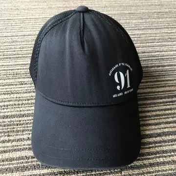 Armani Exchange 블랙 캡 91