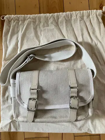 TOUT Y EST 투티에 SAC BOUT MINI 숄더백