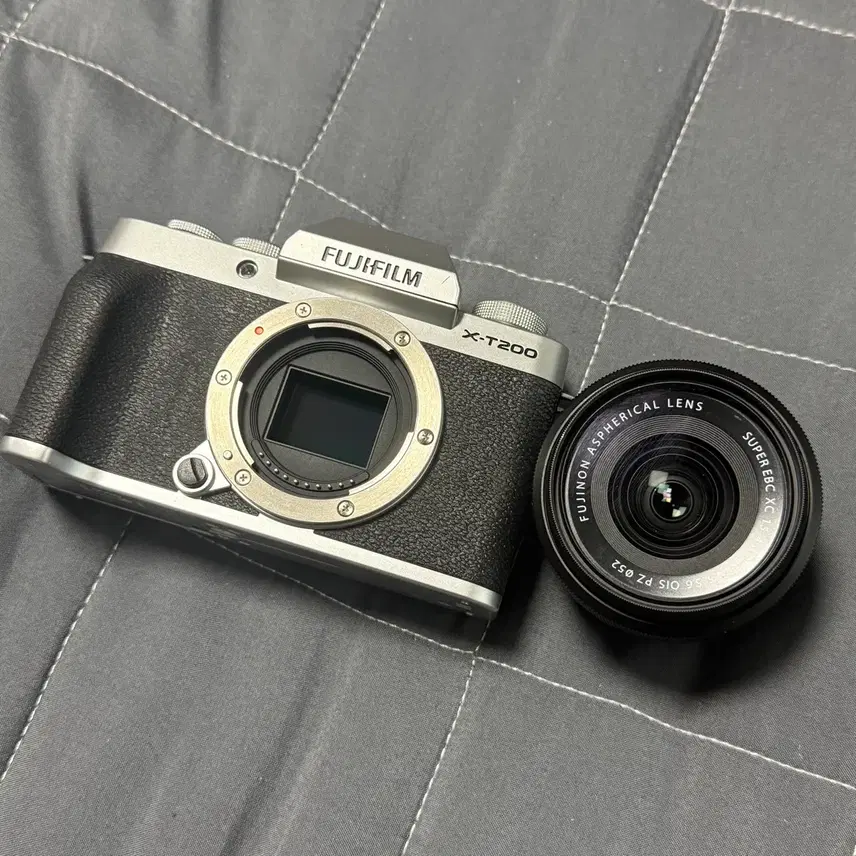후지필름 X-T200 카메라 / 렌즈