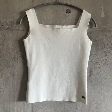 FOXEY BOUTIQUE 화이트 탱크탑 플레이트 포함