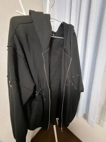 딤모아르 후드티
