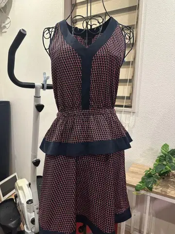 A|X ARMANI EXCHANGE 슬리브리스 페플럼 상의