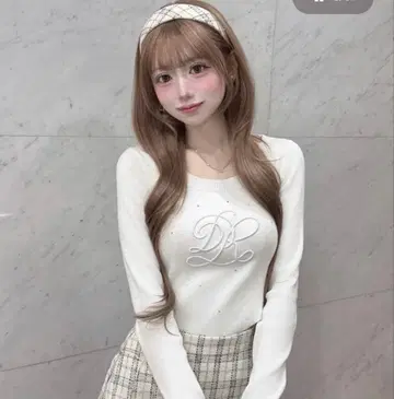 Darich 자수 시그니처 DR 비쥬 니트탑 화이트