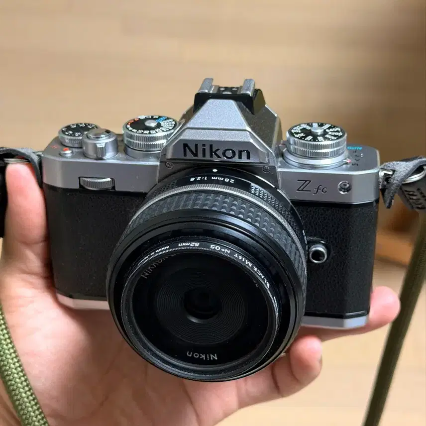 니콘 Z fc 카메라 + 28mm 렌즈