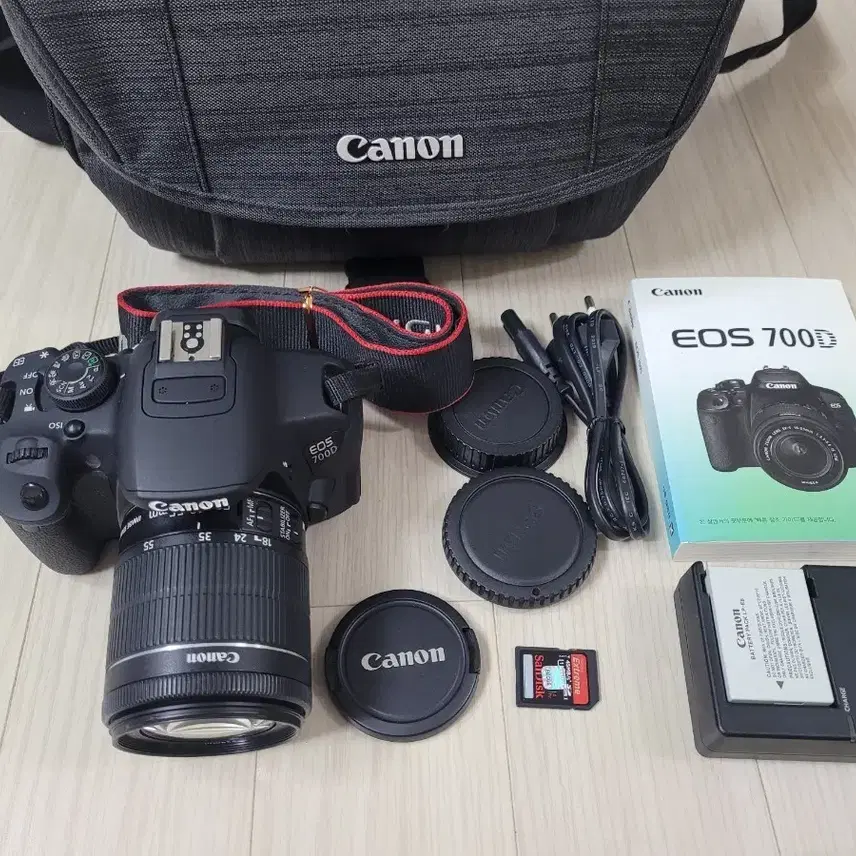 신품급 캐논 EOS 700D 카메라 18-55렌즈 세트 누적 900컷대