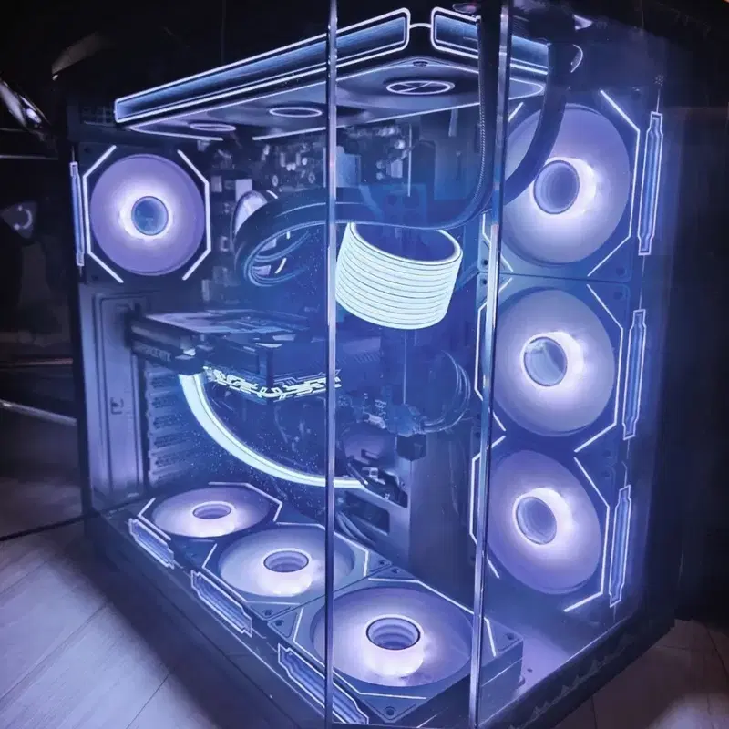 7800X3D RTX5070 본체 팝니다