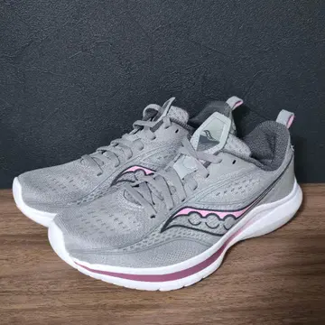[하자 새상품] saucony Kinvara 13 23.0cm
