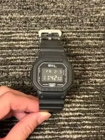 [대폭 가격 인하 중] MHL과 G-SHOCK 콜라보 블랙 디지털 워치