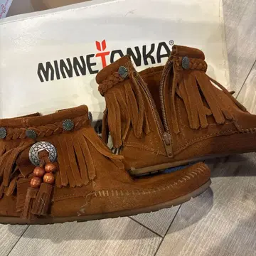 MINNETONKA 프린지 부츠 브라운