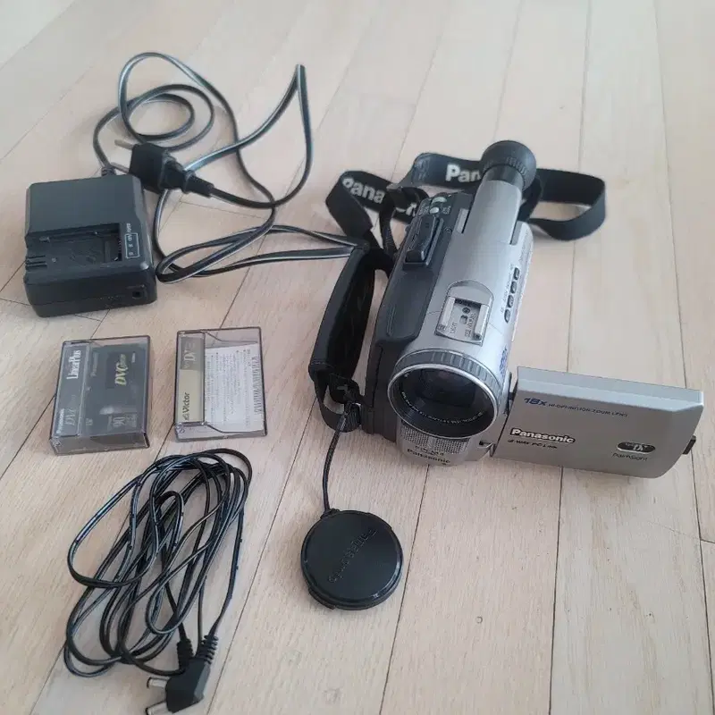파나소닉 MiniDV 캠코더 PV-DV200D 6mm 비디오 카메라