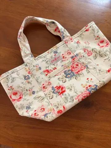 Cath Kidston 플라워 프린트 토트백
