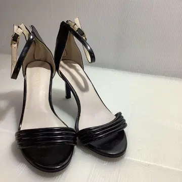 5.26 F265 루오만치 스트랩 샌들