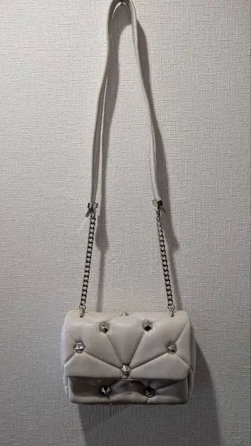 [ ZARA ] 화이트 퀼팅 숄더백