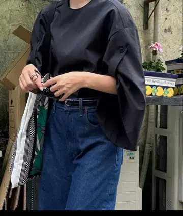 FREY WASHABLE OVALBLOUSE 워셔블 오벌 블라우스