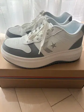 재가격 인하 특가 세련된 경량 Converse 통굽 스니커즈 화이트