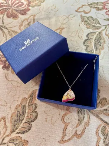 [새상품] Swarovski 스와로브스키 나비 디자인 목걸이