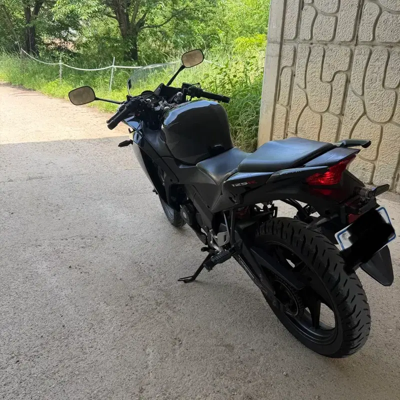 혼다 CBR125R 블랙 오토바이
