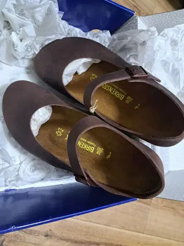 미사용 새상품 Birkenstock 만토바 샌들 브라운 250사이즈