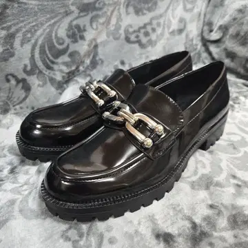 미사용. ZARA 트랙 밑창 비쥬 로퍼 size40 (26cm)