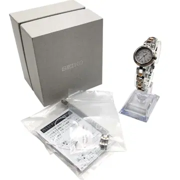 새상품급 세이코 SEIKO 손목시계 솔라 전파 11-260502205