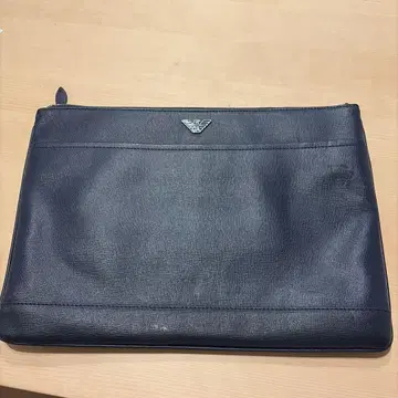 Emporio Armani 네이비 클러치백