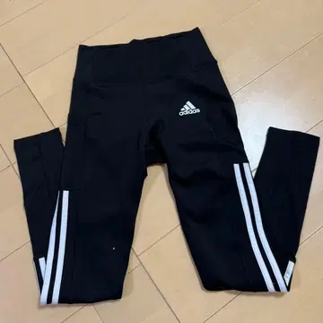 새상품 [ adidas ] 레깅스 [XS]