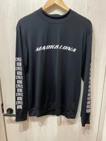 MARK&LONA 모크넥 롱 슬리브 셔츠 사이즈 M