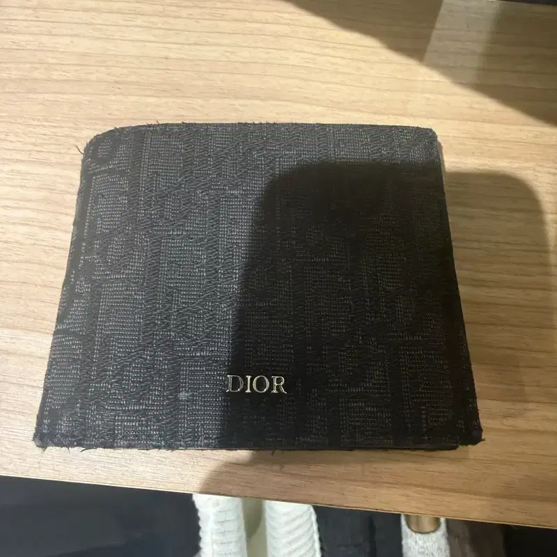 디올 반지갑