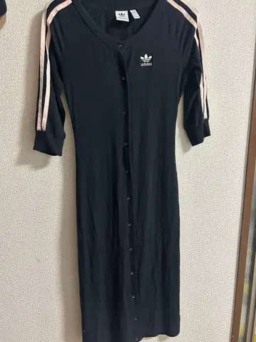재인하! adidas 무릎 기장 원피스