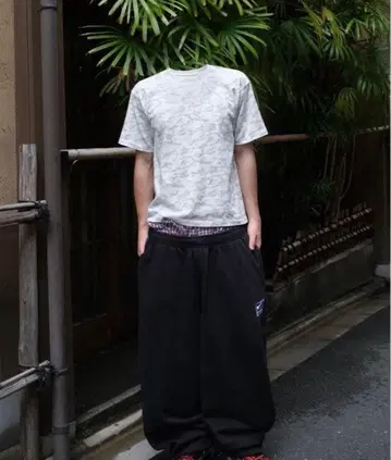 BELVET 화이트 카모 티셔츠 m 사이즈