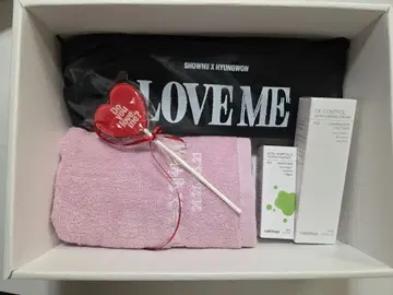 SHOWNU X HYUNGWON LOVE ME 사전녹화 kit