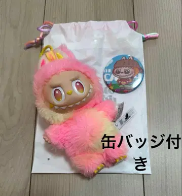 POP MART THE MONSTERS 봉제 인형 키링과 캔뱃지
