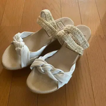 ISLAND SLIPPER 웨지솔 샌들 화이트 7