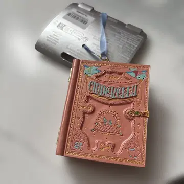 Disney 신데렐라 스토리북 오너먼트 지젤