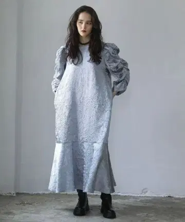 새상품급 ESCAR 실버 원피스