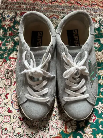 GOLDEN GOOSE 스니커즈 그레이 홀로그램 스타