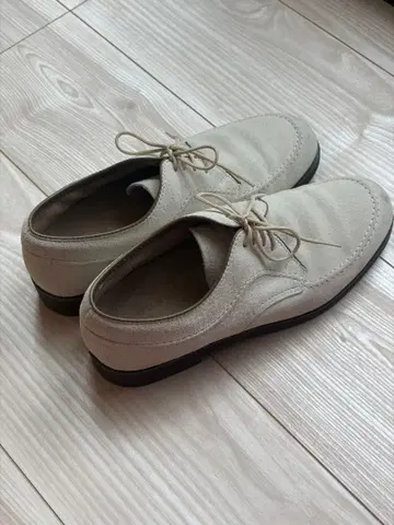Hush Puppies 스웨이드 모카신 베이지