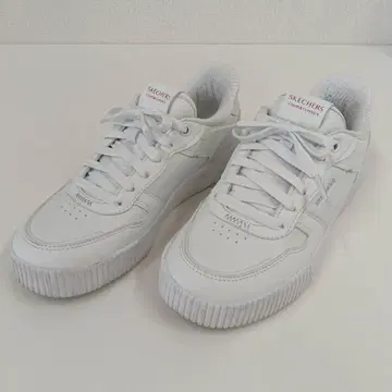 SKECHERS (스케쳐스) COURT & CLASSICS 스니커즈
