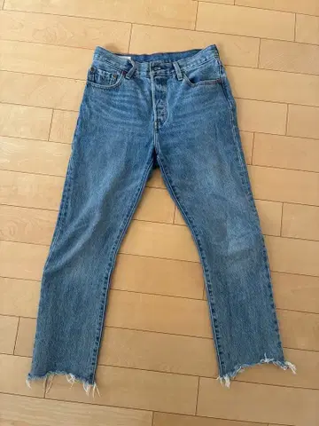 Levi's 501 프리미엄 스트레이트 데님 컷오프