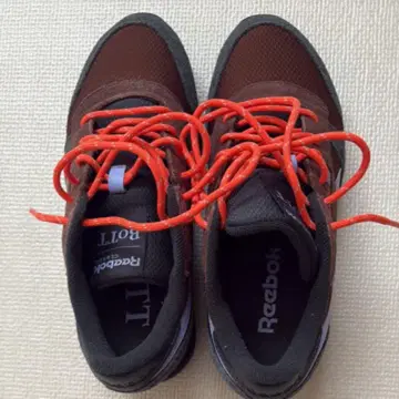 Reebok x BoTT 클래식 스니커즈 브라운